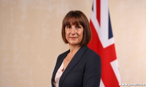 新任财政大臣誓言要“修复英国的经济基础”