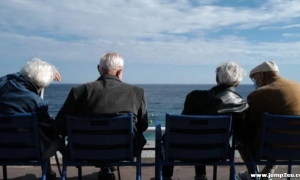 法国国家统计局：男性管理人员预期寿命比蓝领长5年
