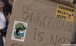 西班牙马略卡岛万人游行反对“过度旅游开发”
